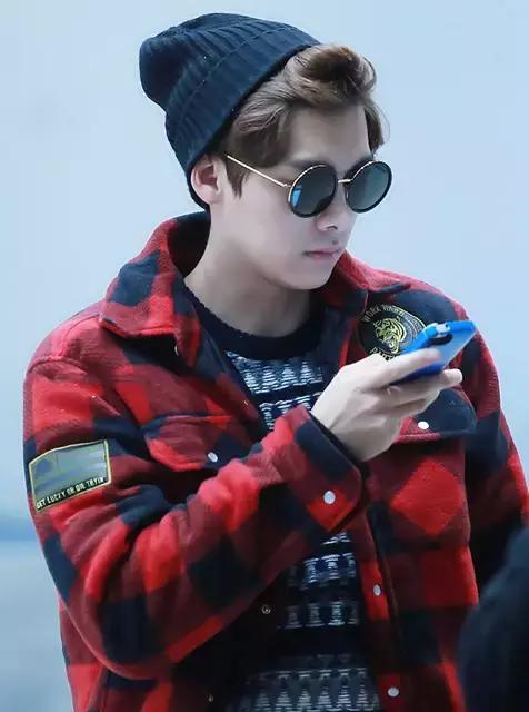 拿出旧格纹衫，秋冬这么搭胜过你买狠货！