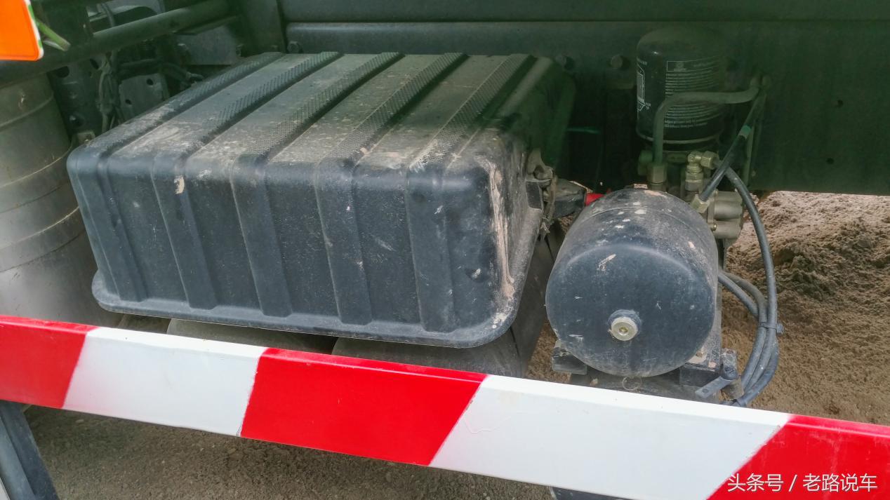 红岩金刚m500自卸车内饰图片,红岩金刚m500自卸车轻量化