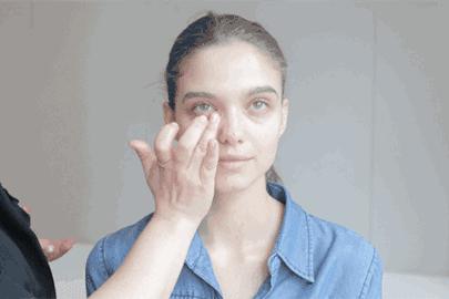 36岁的张钧甯“冻龄”人设不保?眼纹遮不住,周迅也有这个问题?