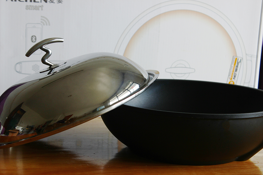 爱妻智能炒锅怎么样,爱妻智能锅不粘锅