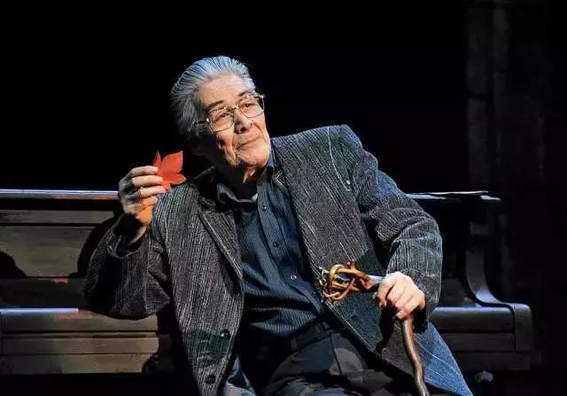 封神榜的姜子牙，90岁高龄仍活跃在舞台！不喜“小鲜肉”的说法！