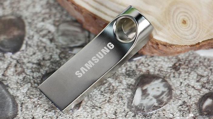 u盘的东西读取不了怎么解决,u盘无法读取先别着急扔