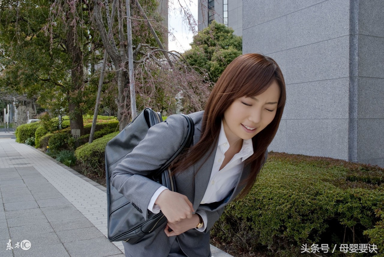 胃总是火辣辣的痛,胃突然火辣辣的疼怎么快速缓解