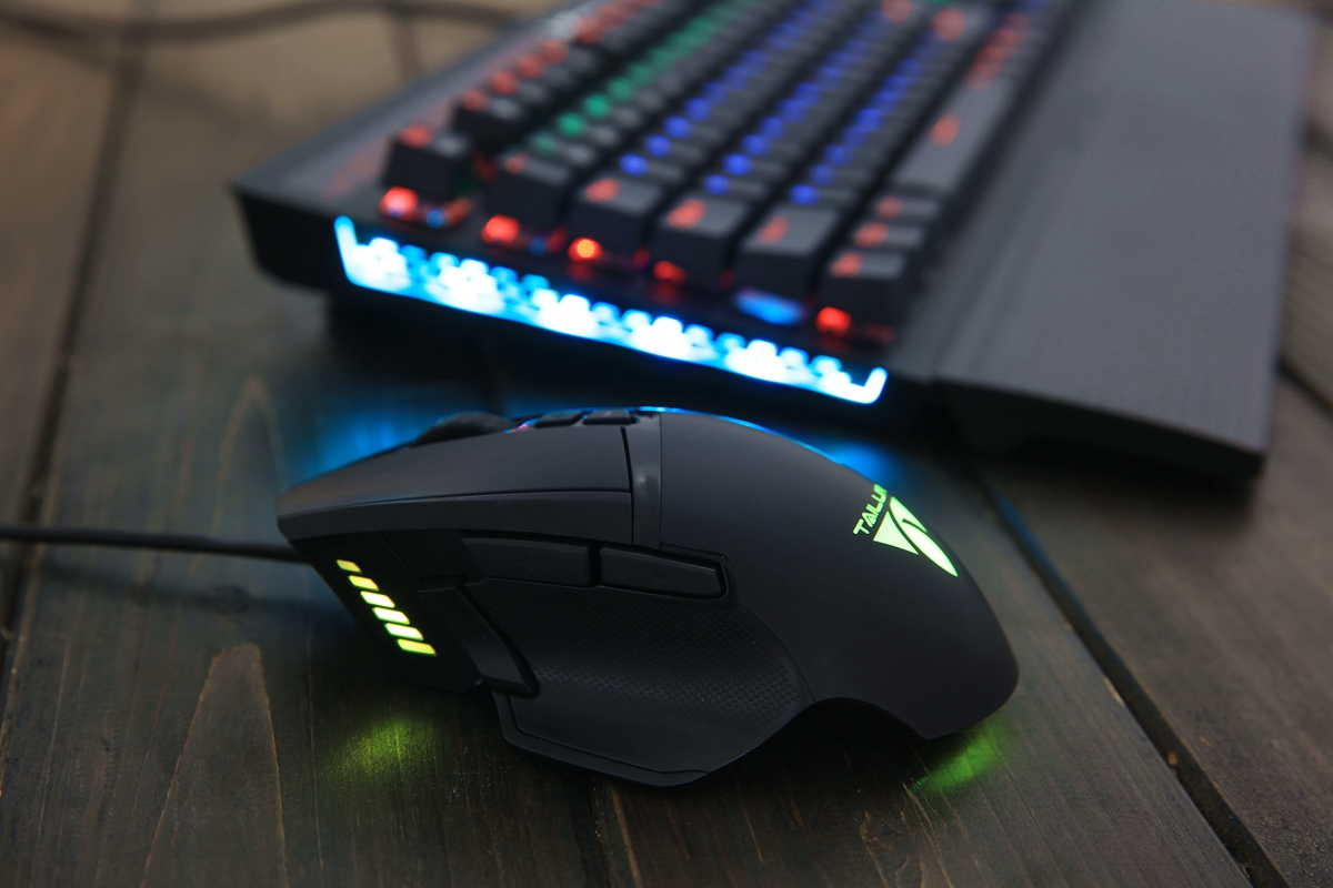 换新耳机玩绝地求生会卡死,绝地求生耳机枪声太大