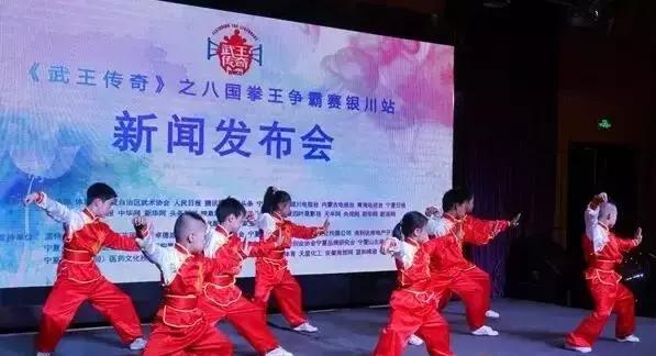 看看有什么好玩的旅游景点,有哪些好玩又好吃的旅游地方