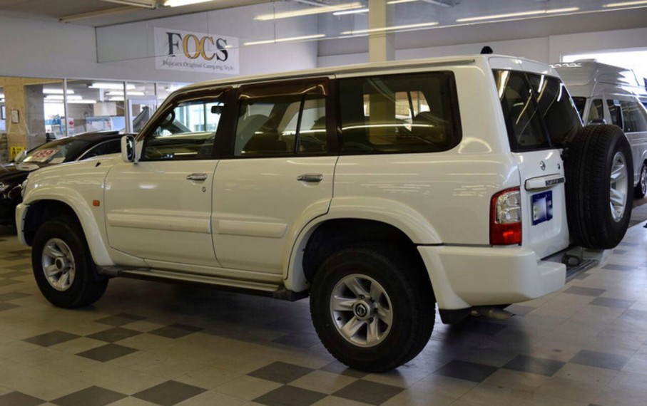 途乐越野车中的搅屎棍,尼桑途乐吉普车