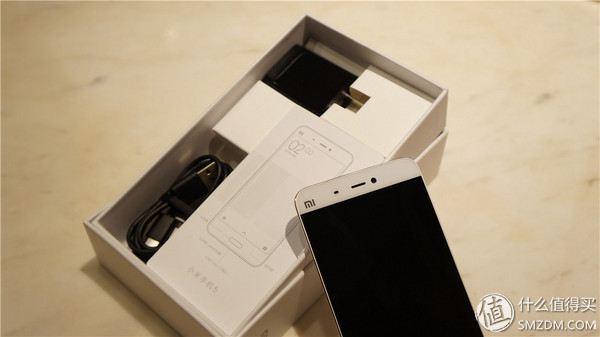 年轻人第一部旗舰机,年轻人的第一台手机小米