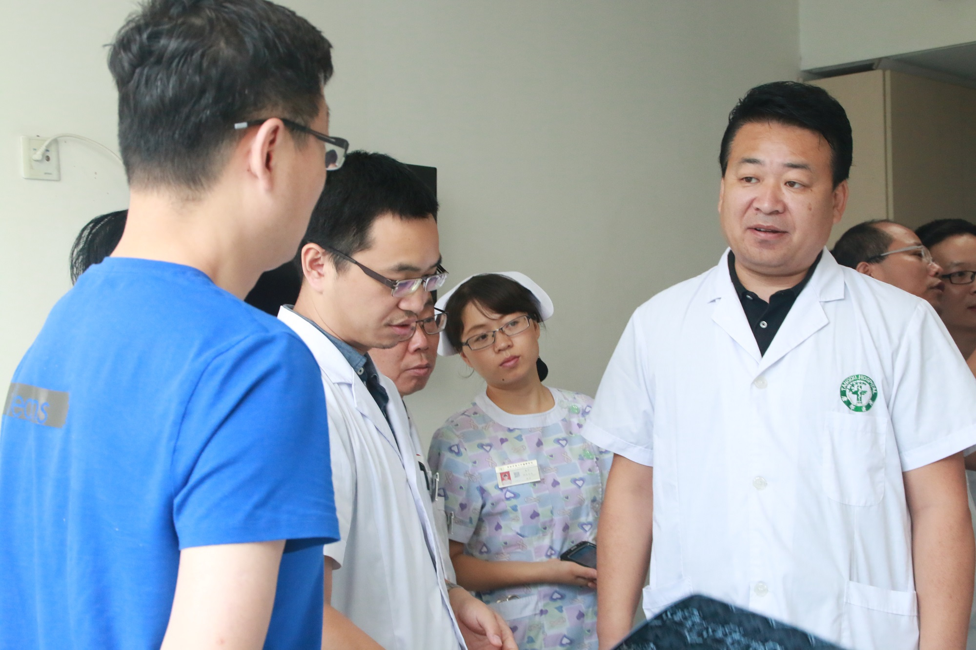 脑积水腹腔分流手术示意图,交通性脑积水腹腔分流术