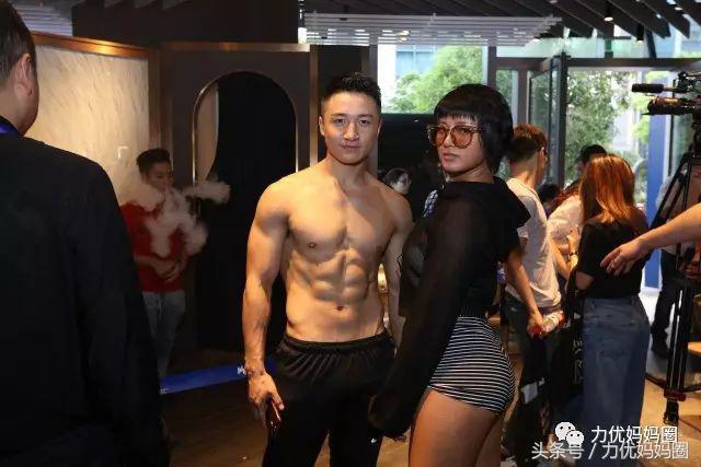 探店日常时尚购物,探店发现一家好店