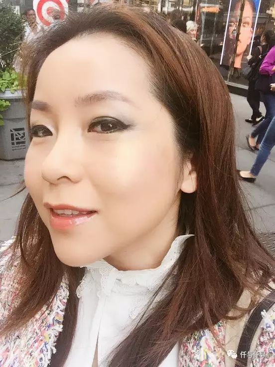 蕾哈娜彩妆真的好用吗,蕾哈娜自创彩妆品牌有哪些