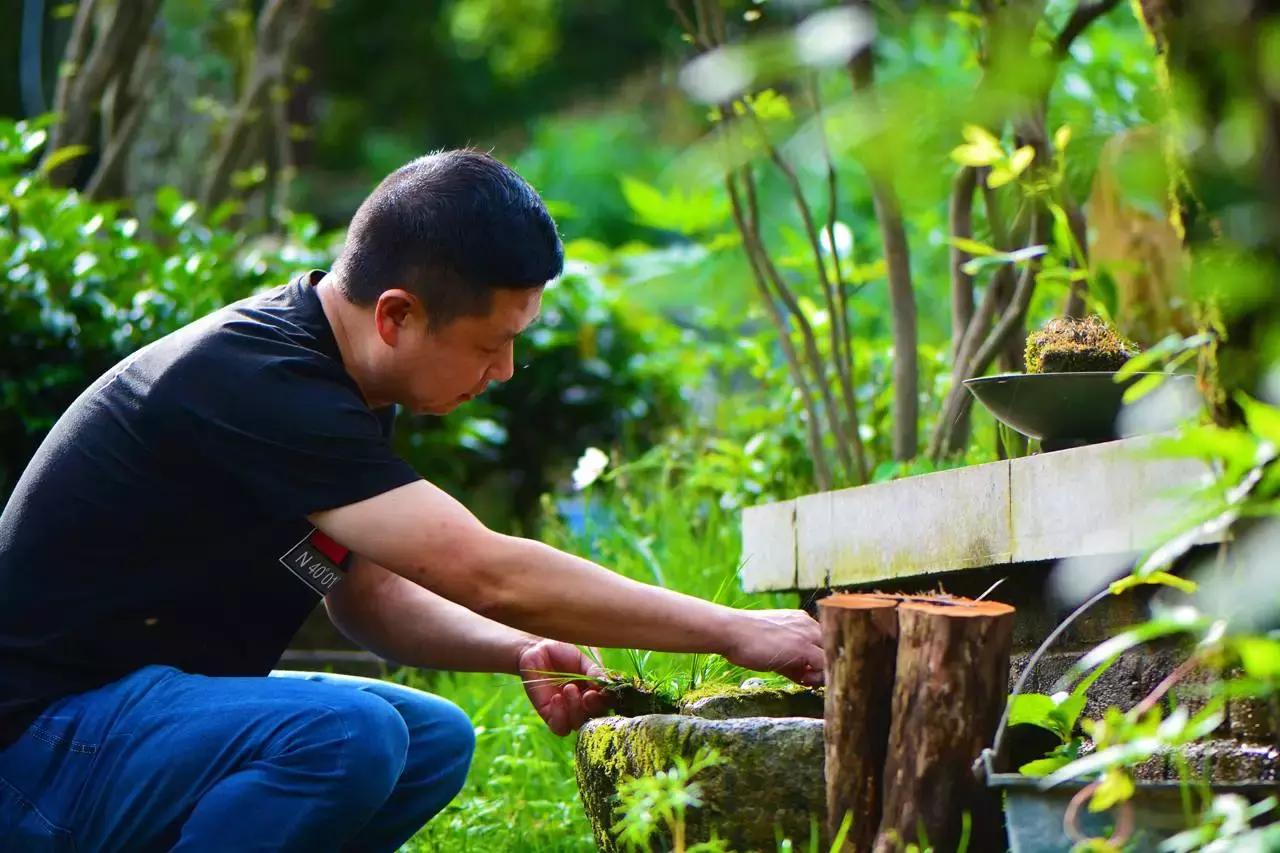 30年间从学徒到大师，46岁他隐居黄山脚下匠心造出2000㎡避世山居
