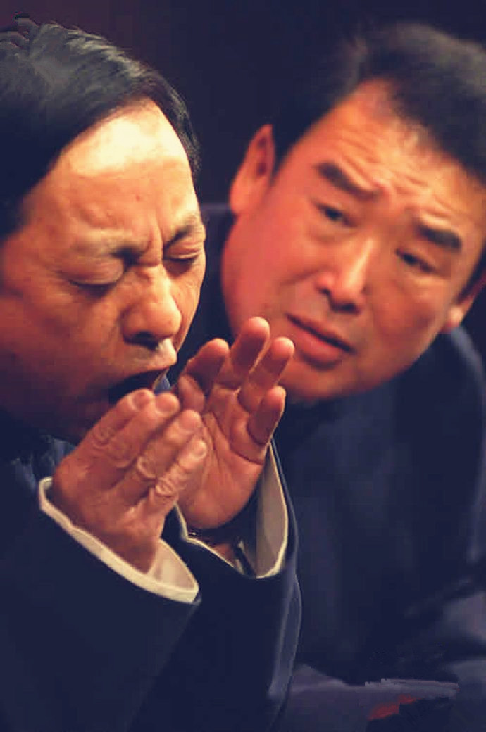 侯耀文坦言12岁的时候第一次登台,侯耀文的大师兄