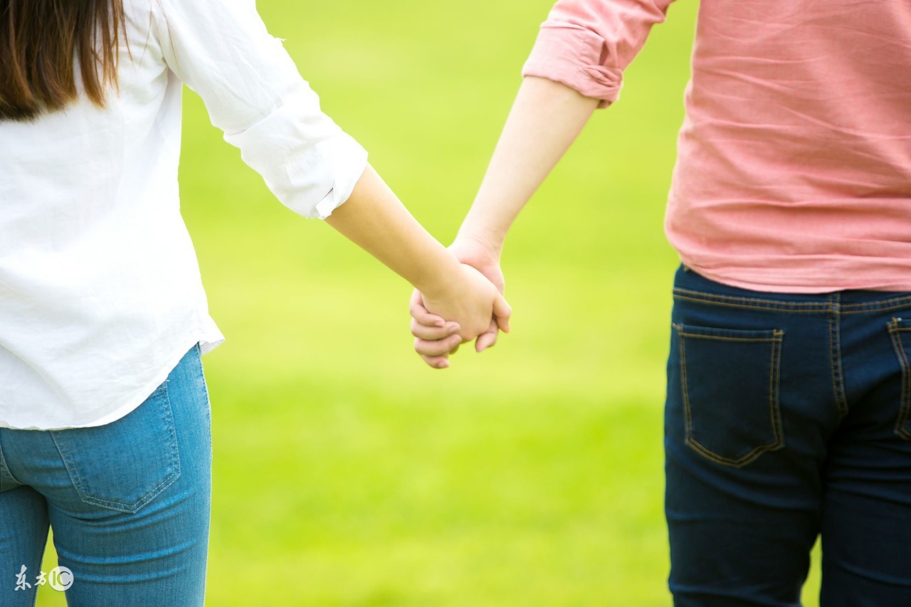 老板来俩份炒面一碗辣一碗不辣,老板来一碗面一碗辣一碗不辣