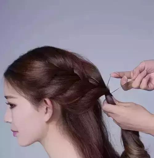 法式新娘的编发教程,新娘鱼骨辫抽丝编发教程