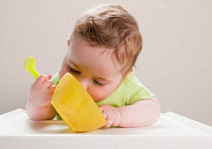 宝宝黄疸感觉脸色有点发青,宝宝黄疸除了皮肤黄还有哪些症状