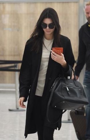 林允儿鹿晗王大陆同款,鹿晗与林允儿穿着红色衣服