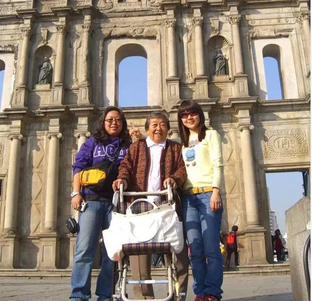 我和我的家人一起去环游北京,37岁的妈妈带着女儿环游北京