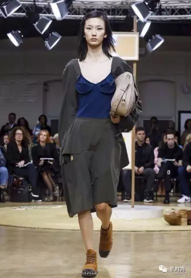 2018春夏伦敦时装周丨Burberry之外,还有什么可看?