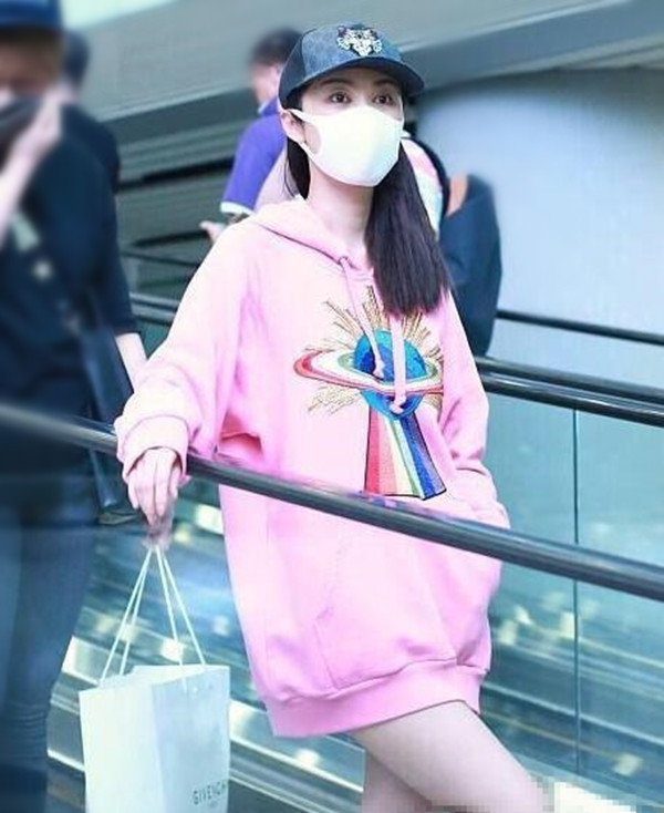 李菲儿穿运动裙,李菲儿穿搭卫衣