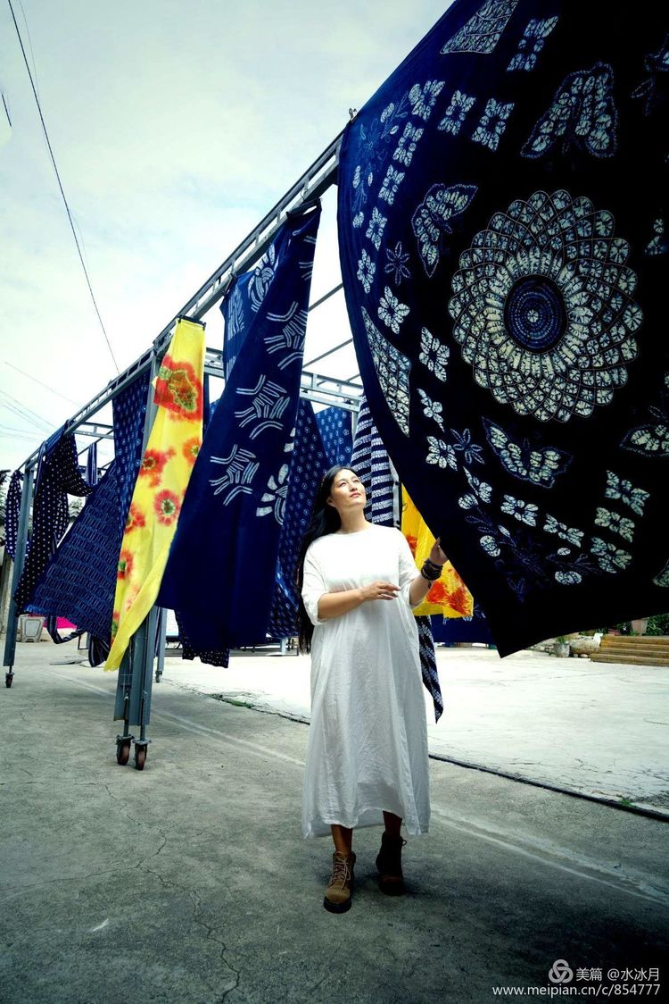 有一种蓝叫青花蓝,有一种颜色叫中国红