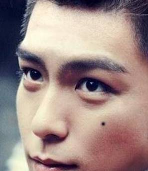 痣解析女面部,女性痣的全面解释视频