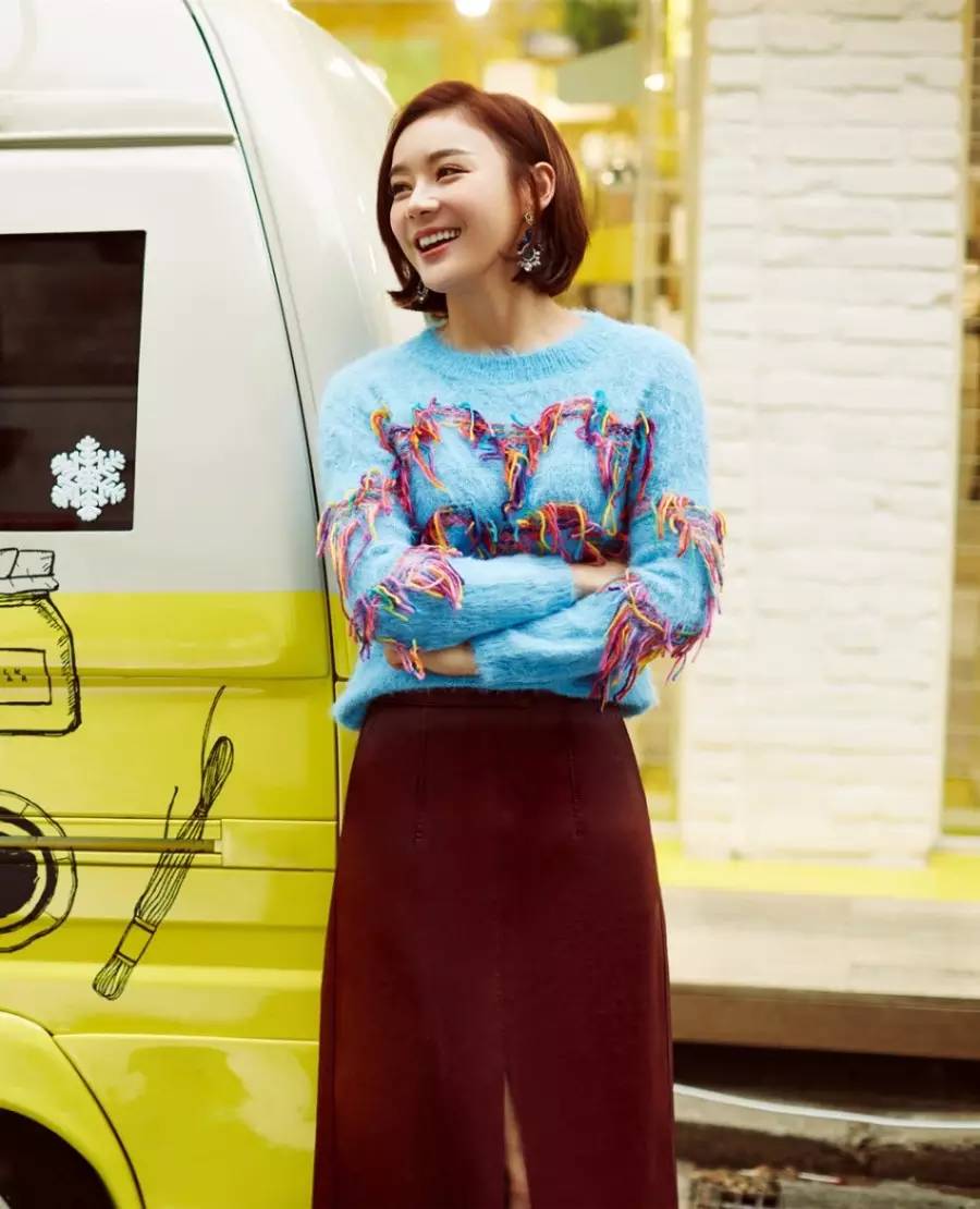 袁姗姗|从网络“黑姑娘”到全民热捧的“马甲线女神”，她一直没有“滚出娱乐圈”