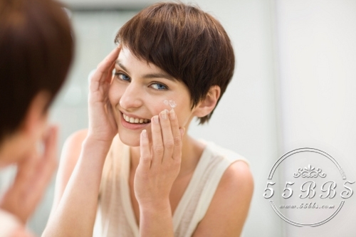 护肤品补水保湿抗衰老亮肤色,补水紧致抗衰老化妆品推荐