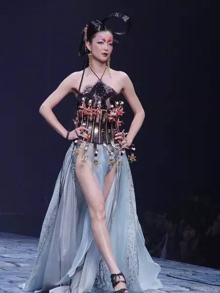 世界著名婚纱,世界十大婚纱品牌官网