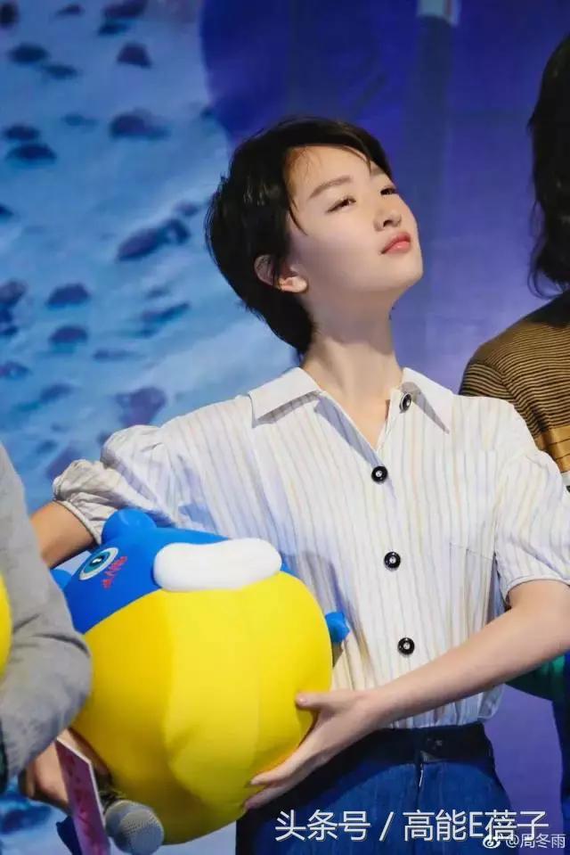 国庆要去浪?周冬雨刘亦菲等女星开包,10件单品斗赢票圈不会输