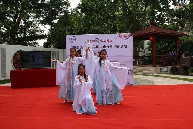 桥城中学的诗词大赛玩穿越,古诗词也能这么有趣!(文末有福利)