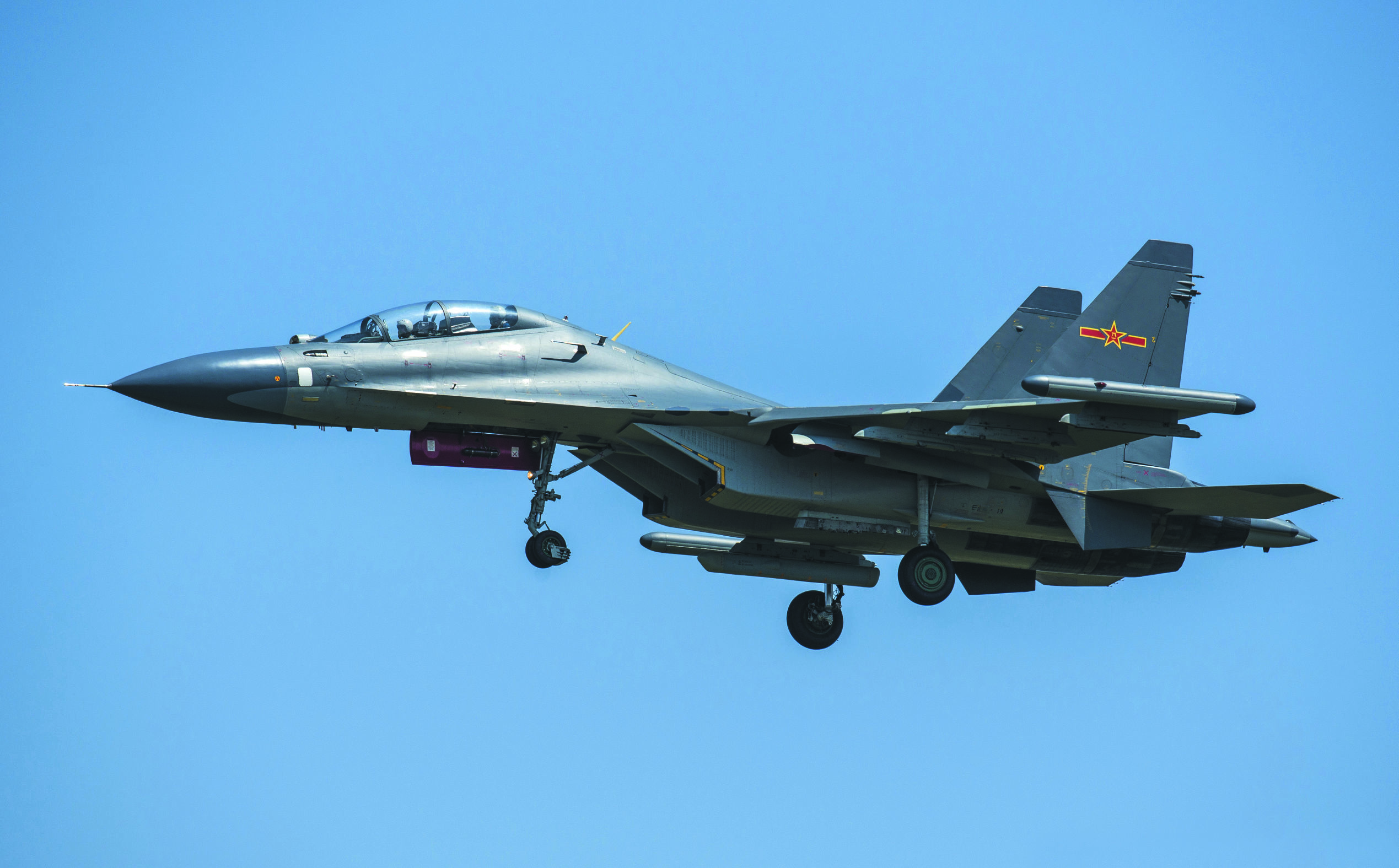 中国歼16战机最快多少马赫,苏35战机与歼16对比