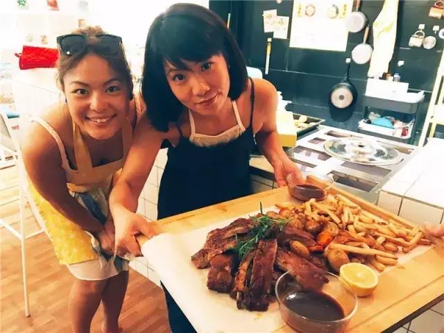 兼职在公司楼下开方便面馆,这可能是文艺青年离开店最近的一次