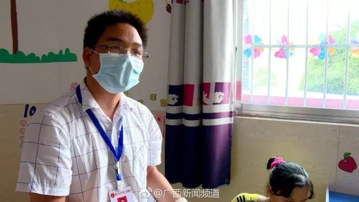 幼儿园呕吐发烧事件,孩子幼儿园发生集体呕吐事件