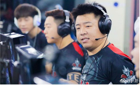 cf枪王马哲完整视频,cf马哲说要上一百个枪王