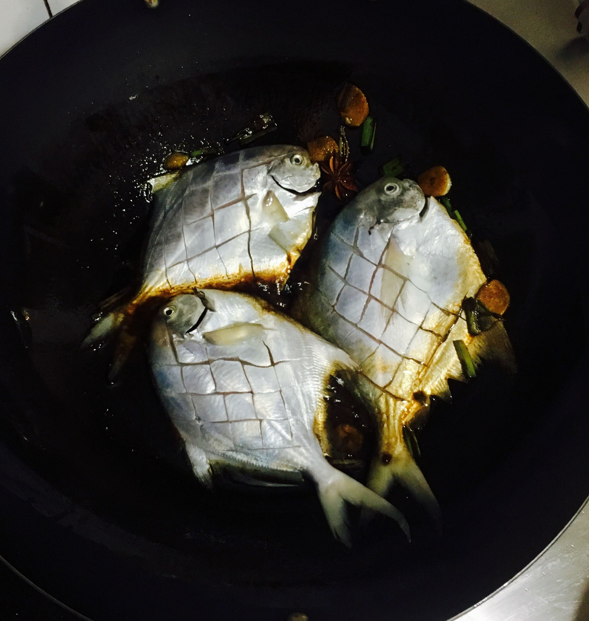 家常菜红烧鲳鱼简单入味,红烧鲳鱼的最佳吃法和做法