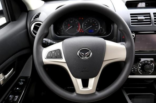 别老盯着宏光，真正的价格屠夫来了，空间比730更大，售价不到4万