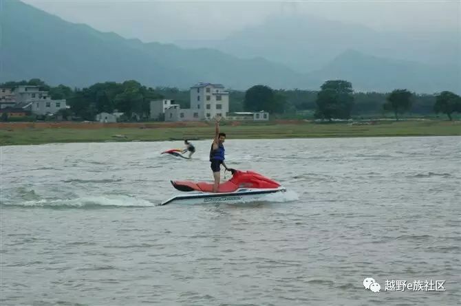 露营联谊活动,碧溪古镇露营搭帐篷