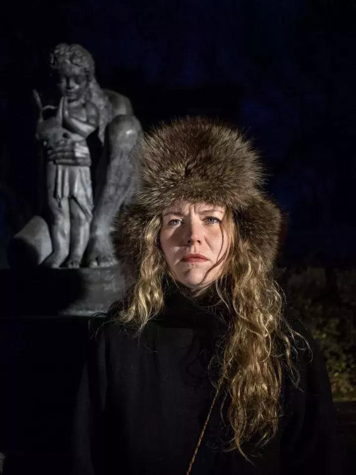 全球最牛艺术家：摄影师莫托拉镜头下的冰岛女性