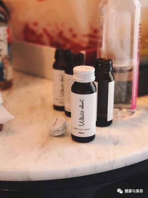 明明可以当富二代非要当明星,为什么不当明星跑来当美妆博主