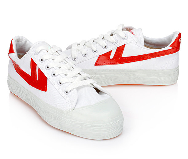 一双承载我们童年记忆的回力鞋，是怎样在欧美卖出10倍高价的