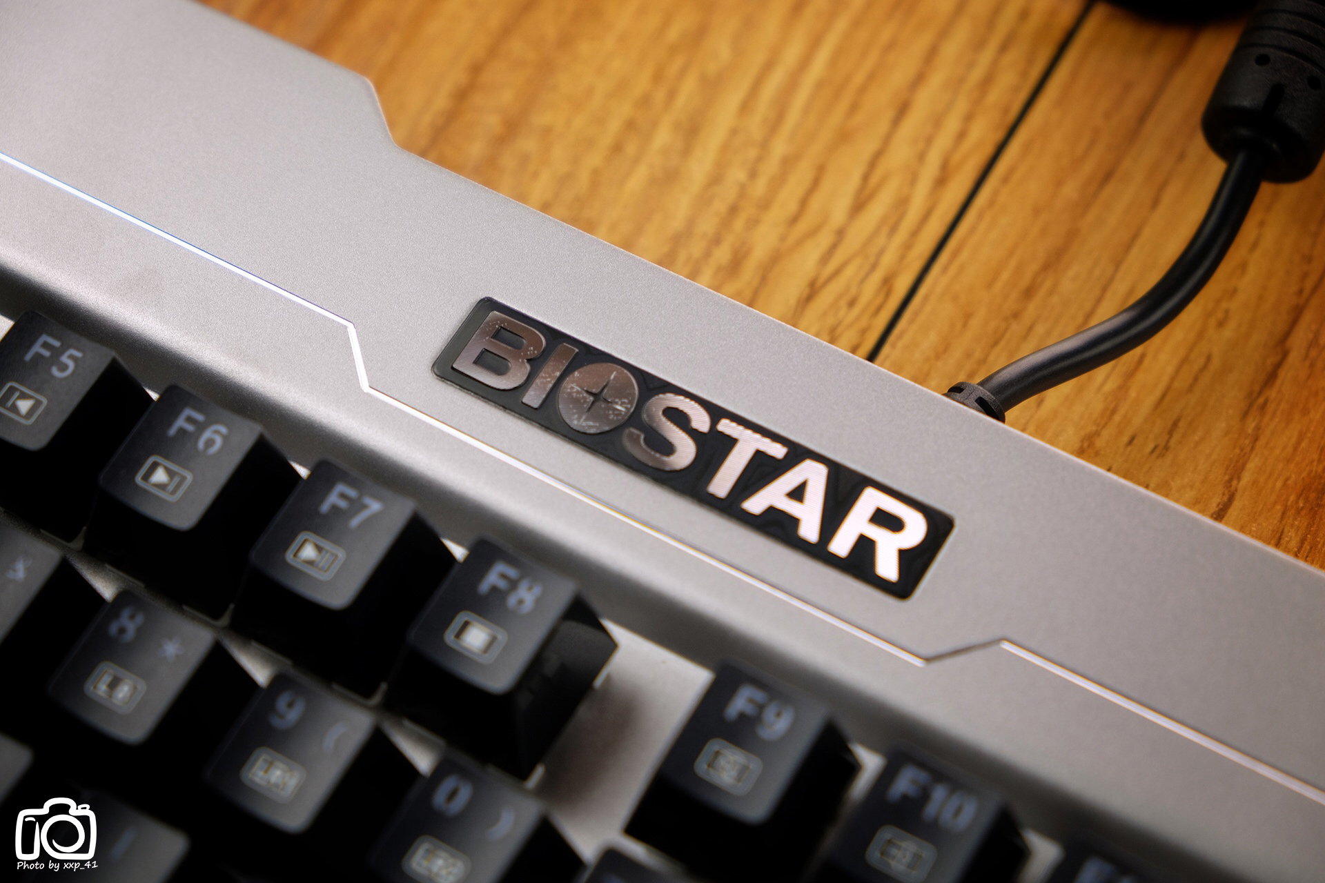 噼里啪啦打字噪，居然还防水：映泰沙漠方舟GK30青轴电竞机械键盘