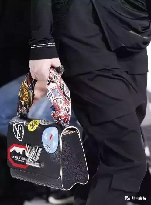 想让包包少进几次维修店？看看丝巾护包小妙招！