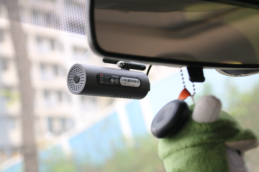 小米70迈行车记录仪谁用谁后悔,小米和70迈记录仪哪个好求回答