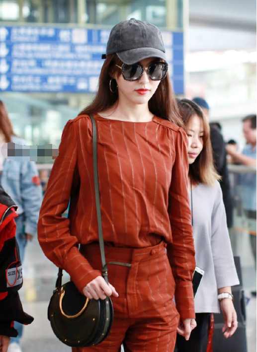 唐嫣同款鸭舌帽,唐嫣机场戴口罩墨镜帽子全副武装
