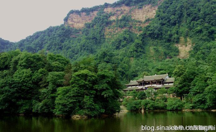 西成高铁沿线旅游,川西北高铁沿线旅游景点