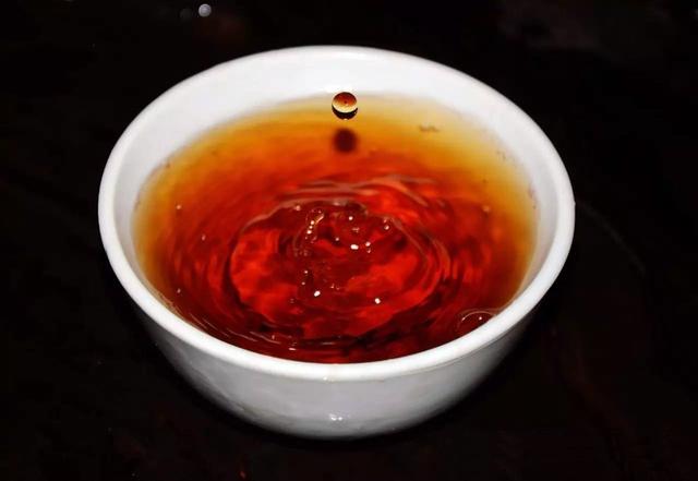 喝完茶为什么口发干发涩,喝完人参汤舌头发干