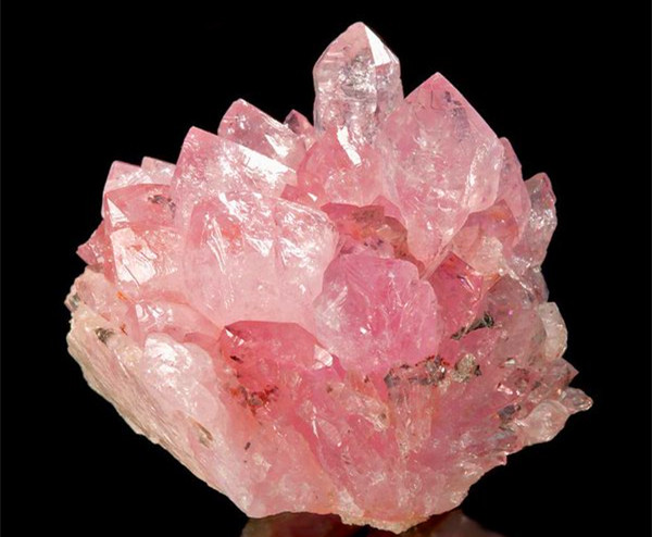 晶莹剔透的水晶-其莹如水，其坚如玉