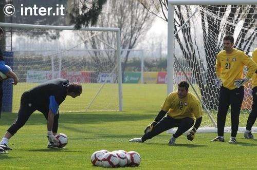 梅西赛前热身可爱版,梅西大巴黎赛前热身