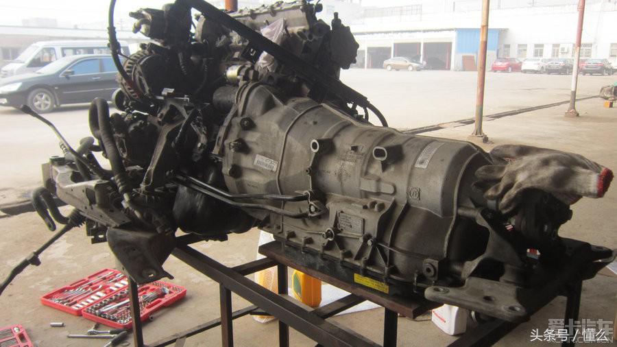 宝马320li发动机烧机油怎么修,宝马320i烧机油最佳解决方案