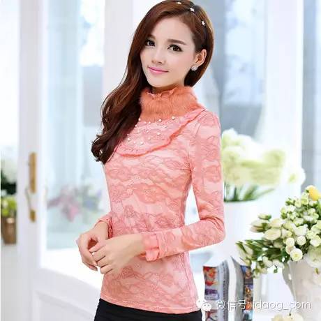 女孩衣橱里必不可少的一款舒适打底衫